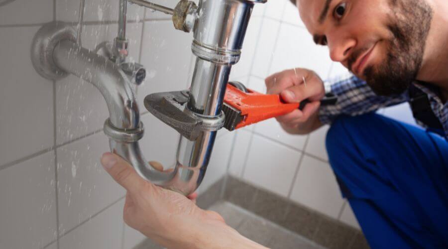 Expert burst pipe repair services in Conway, MI